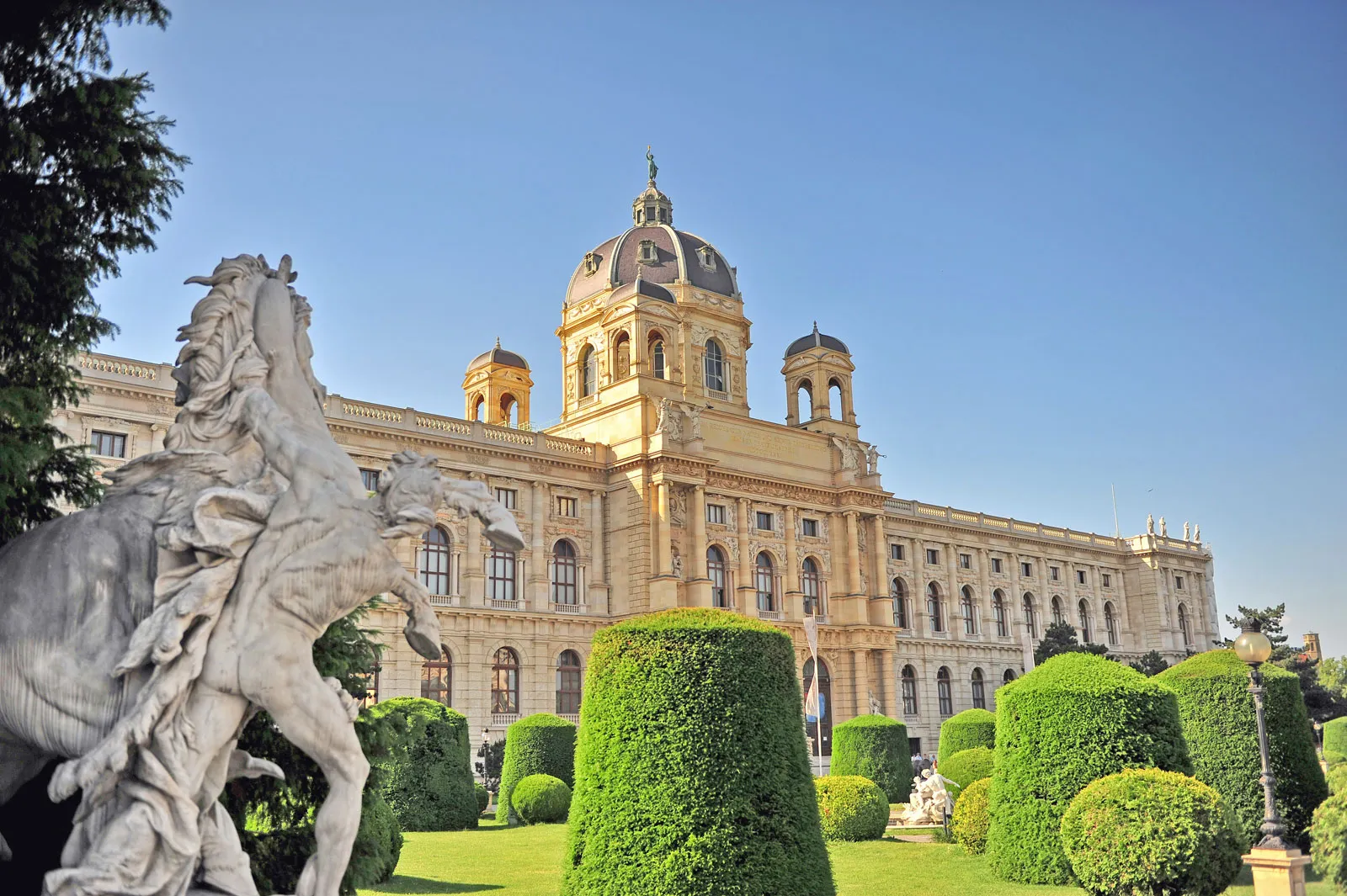 Kunsthistorisches Museum Vienna Austria.jpg - Countrypedia